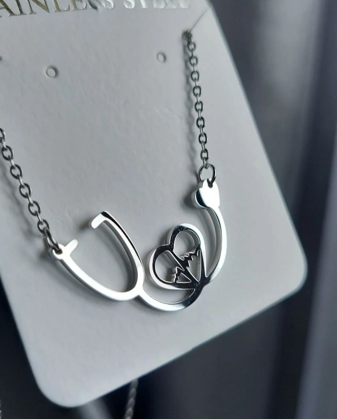 Stethoscope Heartbeat Chain